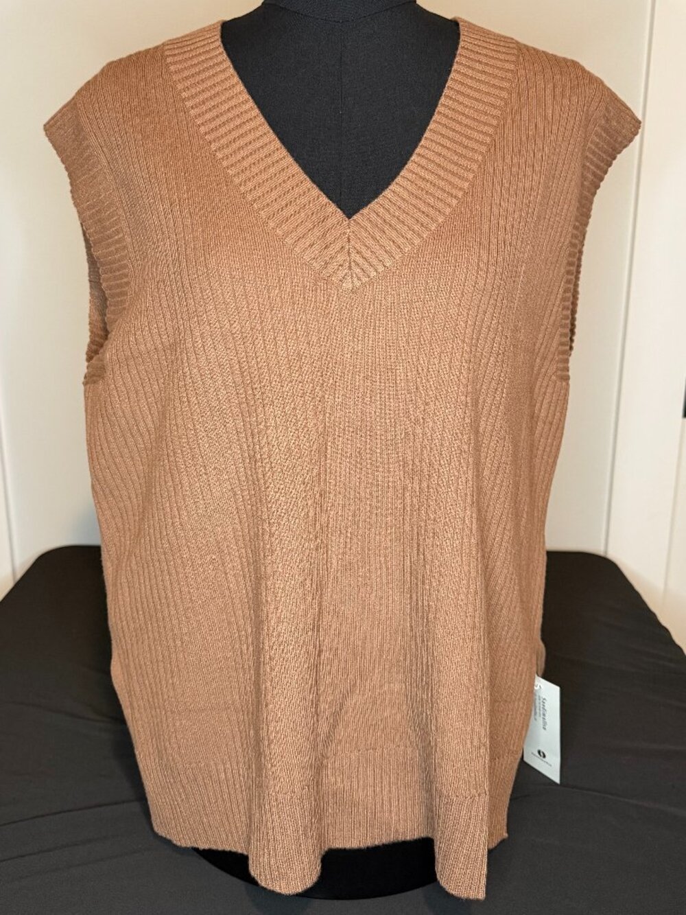NWT (L) Saodimallsu Oversized V Neck Ribbed Vest